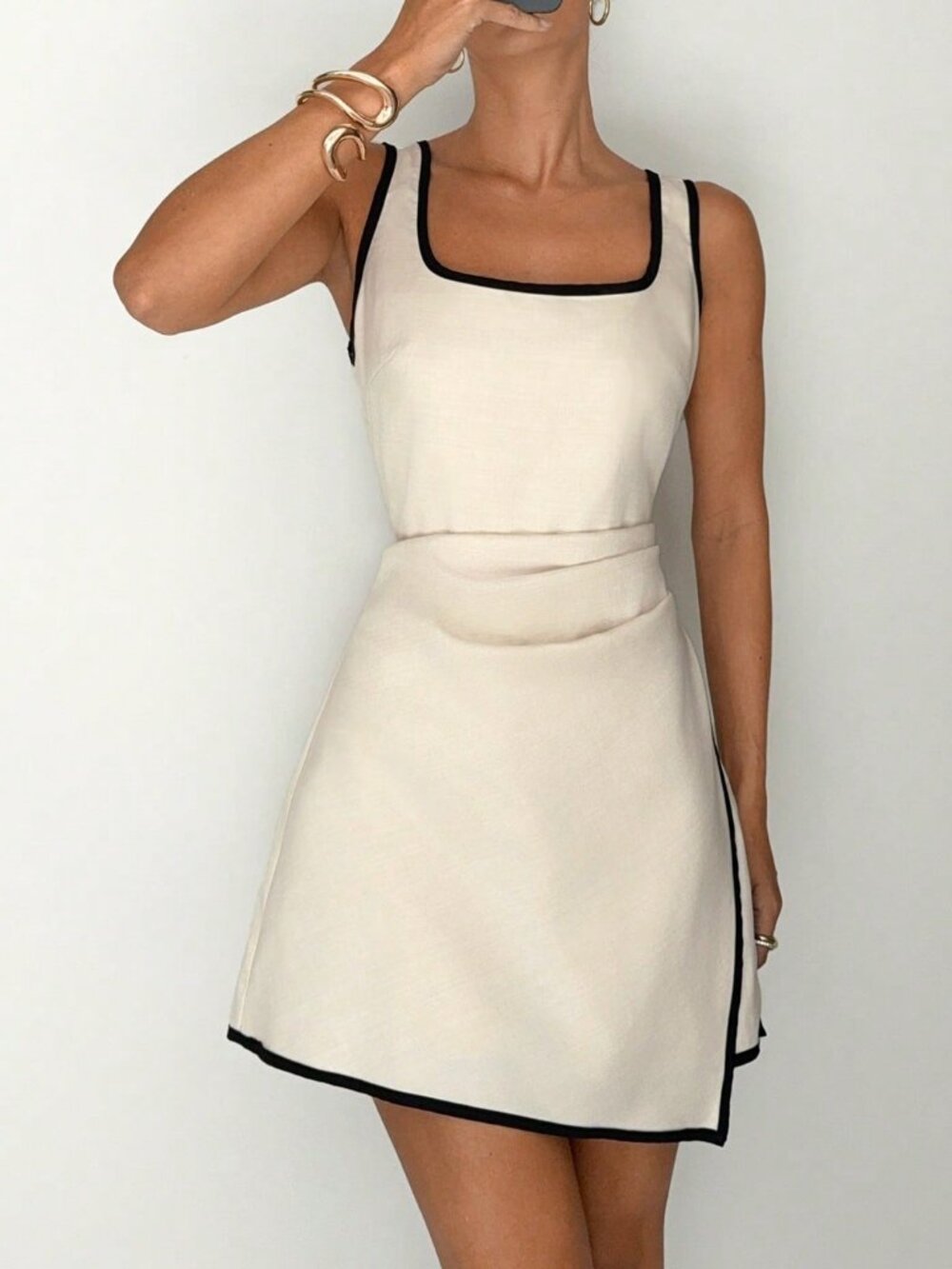 Apricot Casual Women's Sleeveless Tie-Waist Contrast Trim romper Jumpsuit - Picture 4 of 5